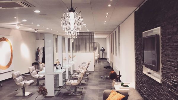 Salon 85