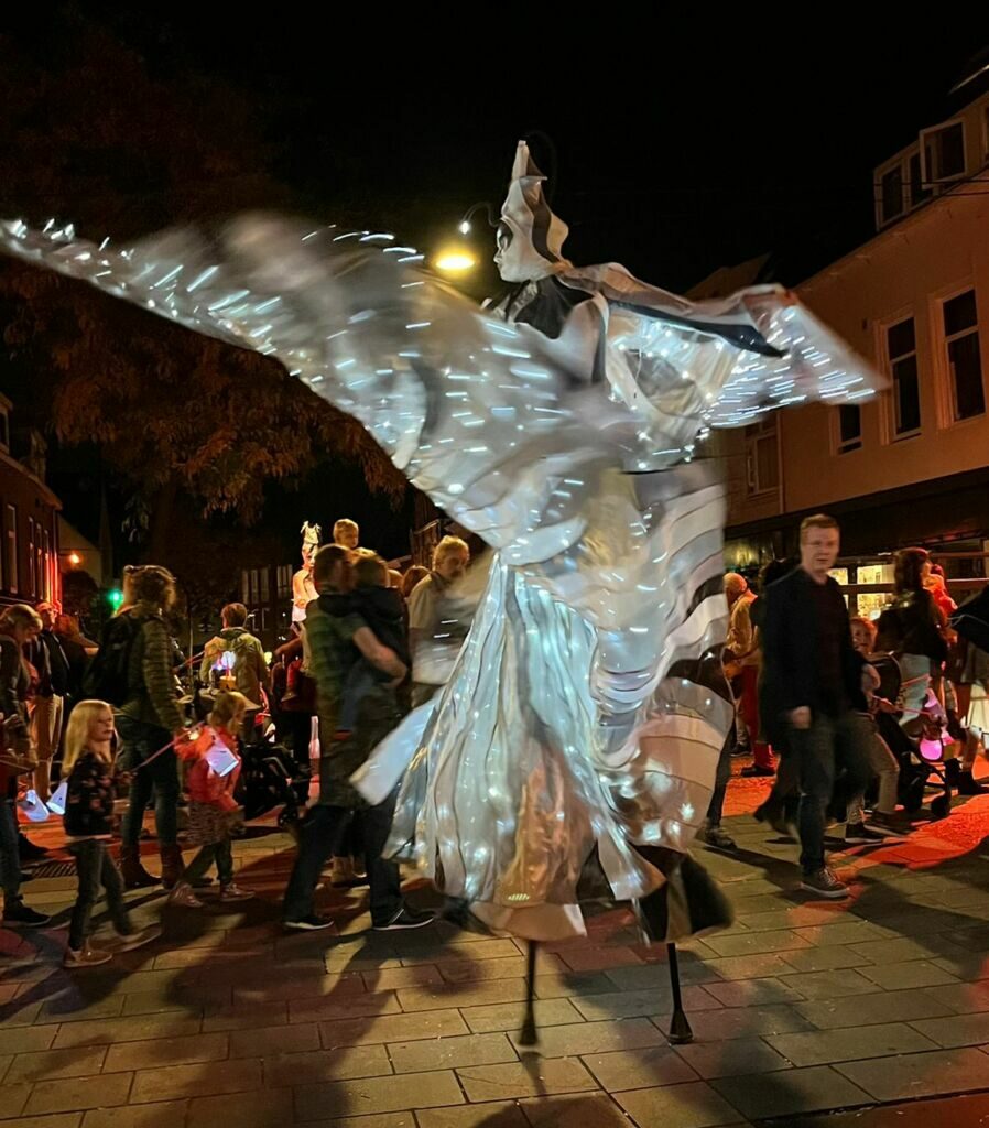 Schitterende lampionnenoptocht op vrijdagavond