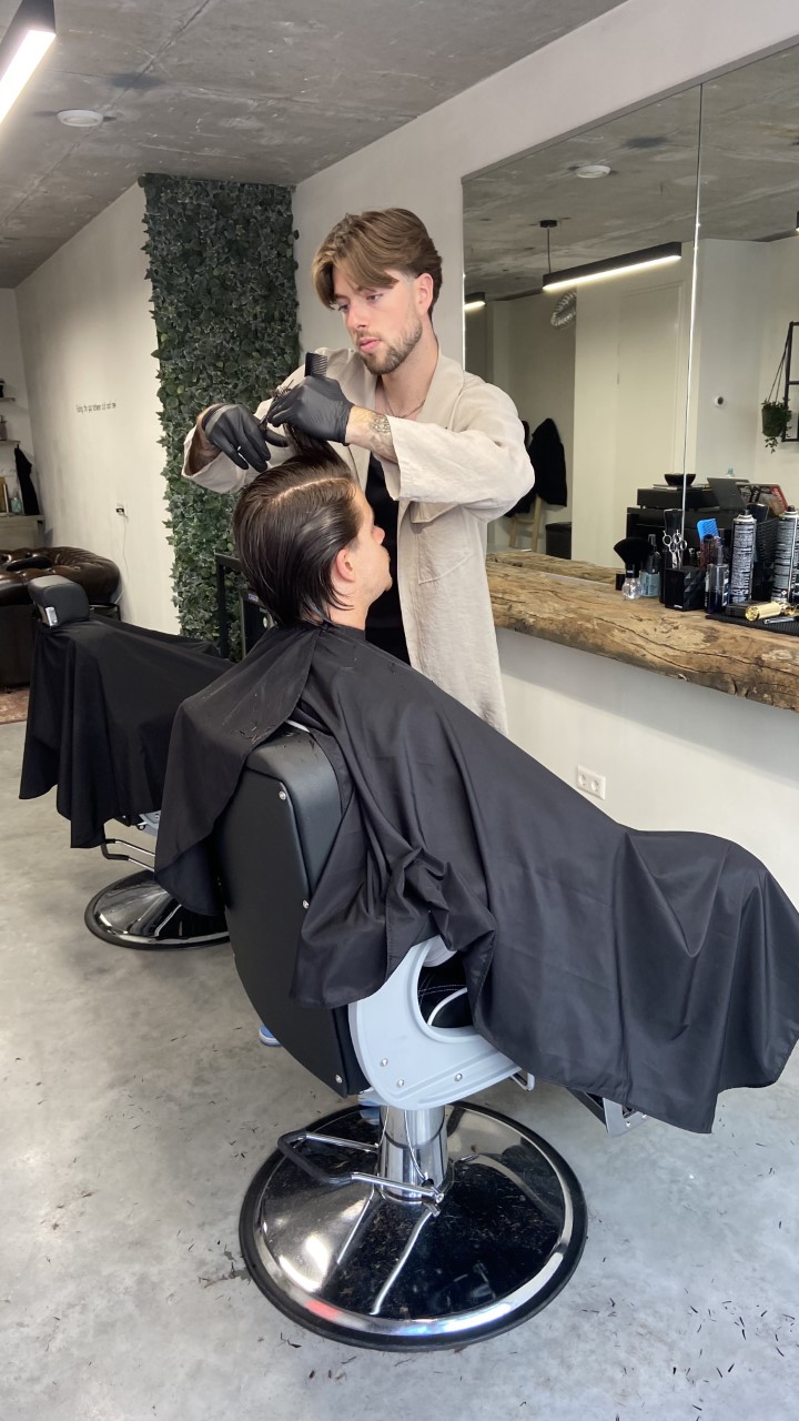Roliskos Barbershop