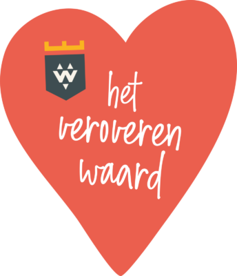 Een rood hart met de tekst "het veroveren waard" en het Stadshart Woerden Logo erin.
